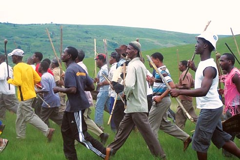 Einzug der Kämpfer, Umbumbulu. Foto: medico