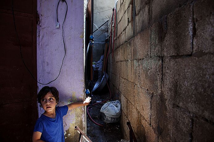 I feel like the concrete from the buildings around me will fall on my head at any time. Burj el Barajneh, Libanon (Foto: Haifa/Jungleye)
