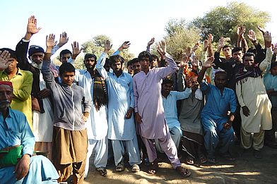 Dorfversammlung in Pakistan