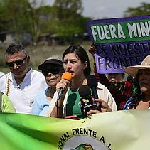 Gabriela Solórzano auf einer Demonstration.