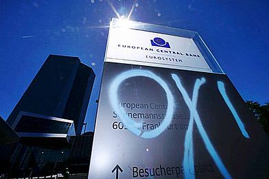 "OXI", gesprüht auf ein Schild am Sitz der Europäischen Zentralbank in Frankfurt. (Foto: linksunten.indymedia.org)