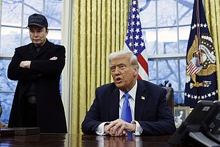 Elon Musk und Donald Trump im Oval Office of the White House, Washington DC, Februar 2025.