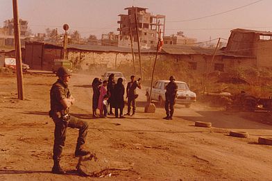 Soldaten an einem Checkpoint, Beirut 1982