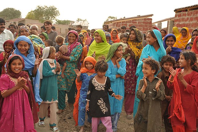 Einbeziehung der Bevölkerung: Eröffnung eines Gesundheitszentrums.