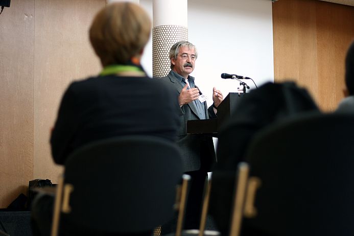 Vortrag von Thomas Gebauer: Die Globalität des nordafrikanischen Syndroms.