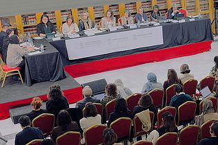 Die Richter:innen des People‘s Permanent Tribunal in Den Haag.