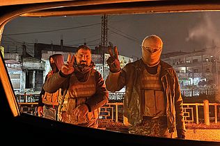 Nachbarschaftskomitees in Qamişlo halten trotz eisiger Temperaturen Wache, Rojava, Nordostsyrien, 30. Januar 2026