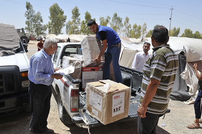 Der medico-Partner KHF bringt Medikamente für die Gesundheitsstation im Flüchtlingslager Aliawa
