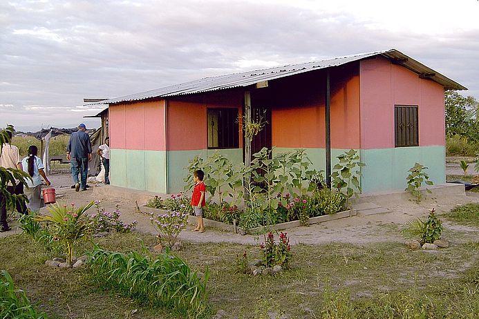 ... zum festen Haus.