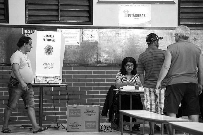 Kommunalwahlen. Wahllokal in Rio de Janeiro (Foto: Tânia Rêgo/Agência Brasil, CC BY 3.0 br)
