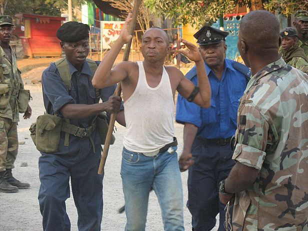 Demonstration im Kono District gegen die Koidu Holdings Ltd. im Dezember 2007